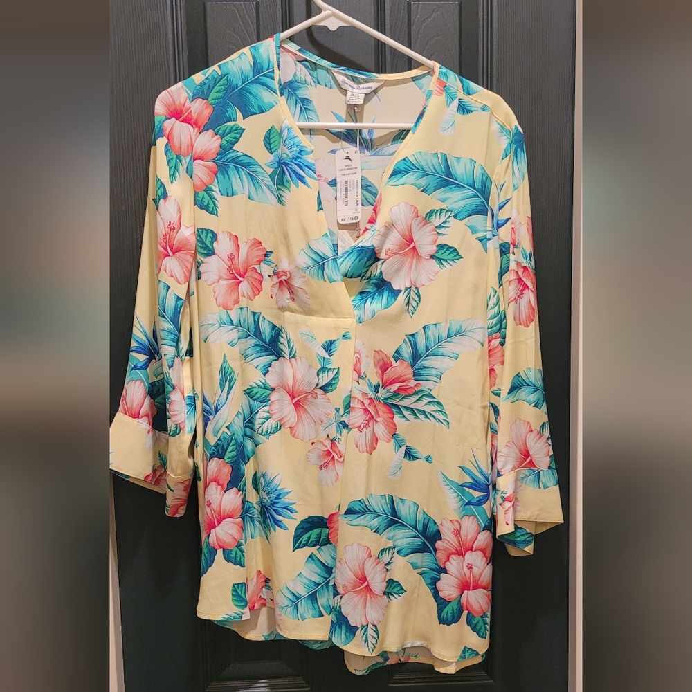 Tommy Bahama Hawaiian top